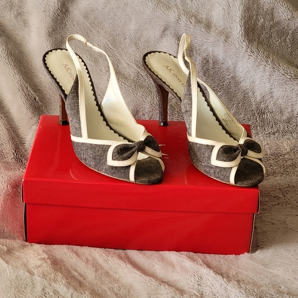 Vintage Anne Klein 8.5M 'Gabay' Black/White Fabric 4" Open Toe Slingback Heels - Picture 3 of 7